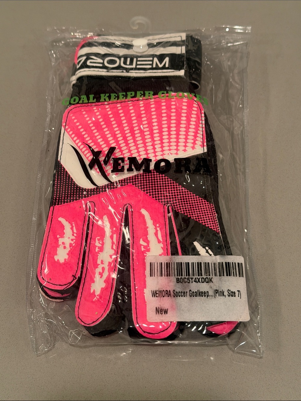 NWT Wemora Pink & Black Goalkeeper Gloves Size 7 (Adults/M;Youth 12-14 ages)